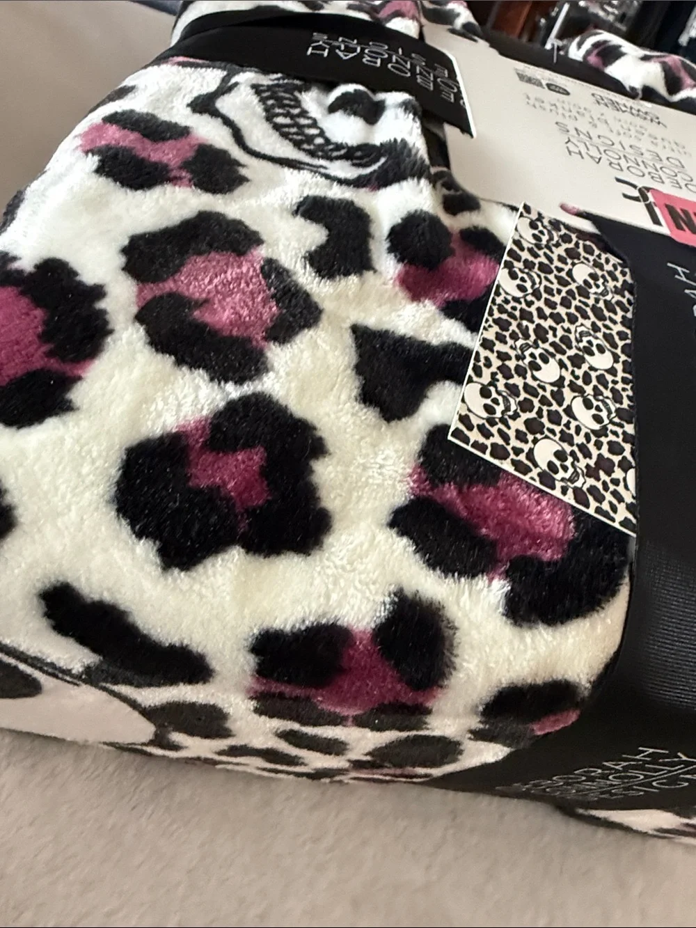 Queen Plush Skull & Leopard Print Blanket - White with Pink Accents